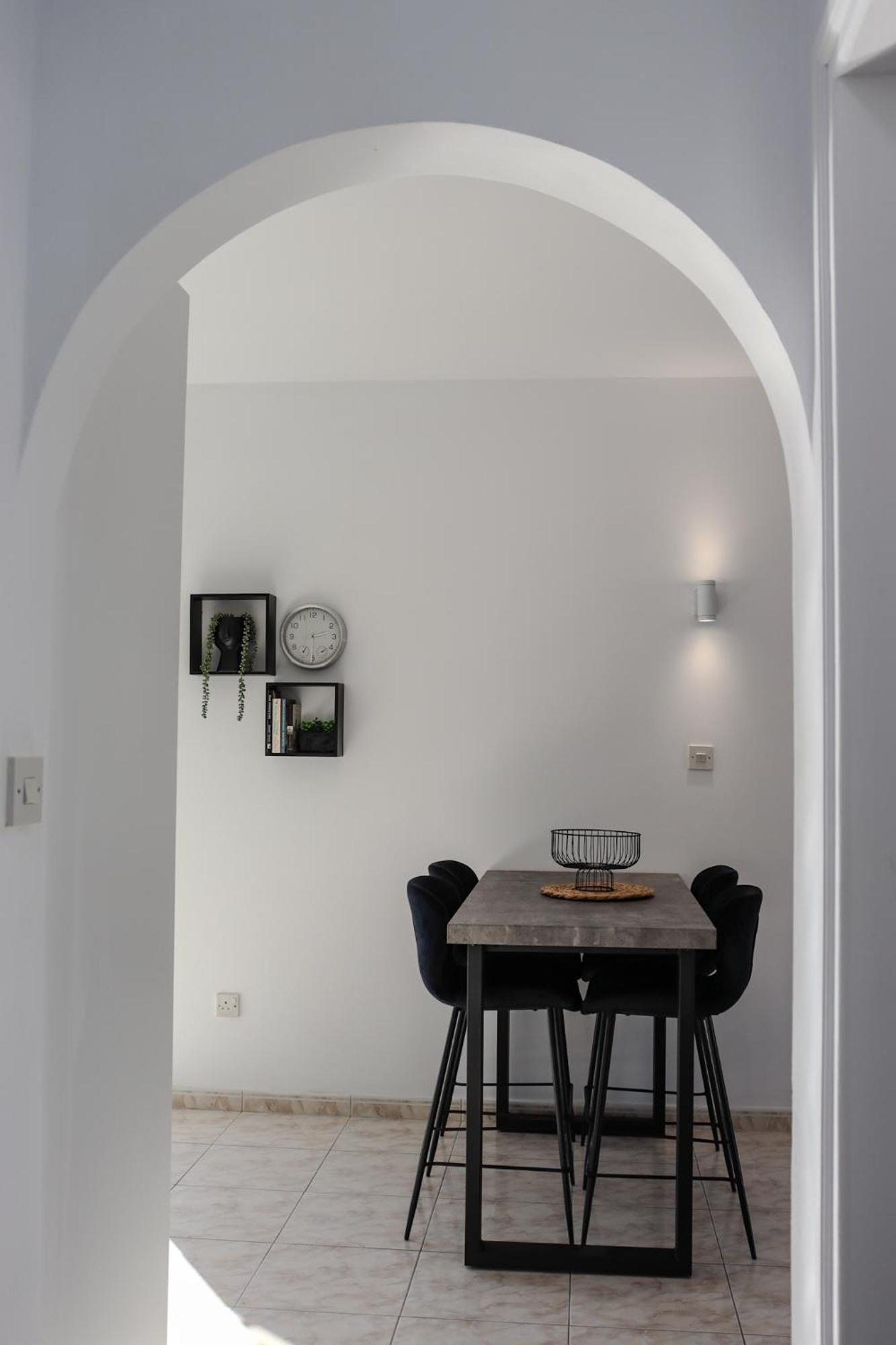 Lavi's Haven 2b, Paphos, Pool Appartement